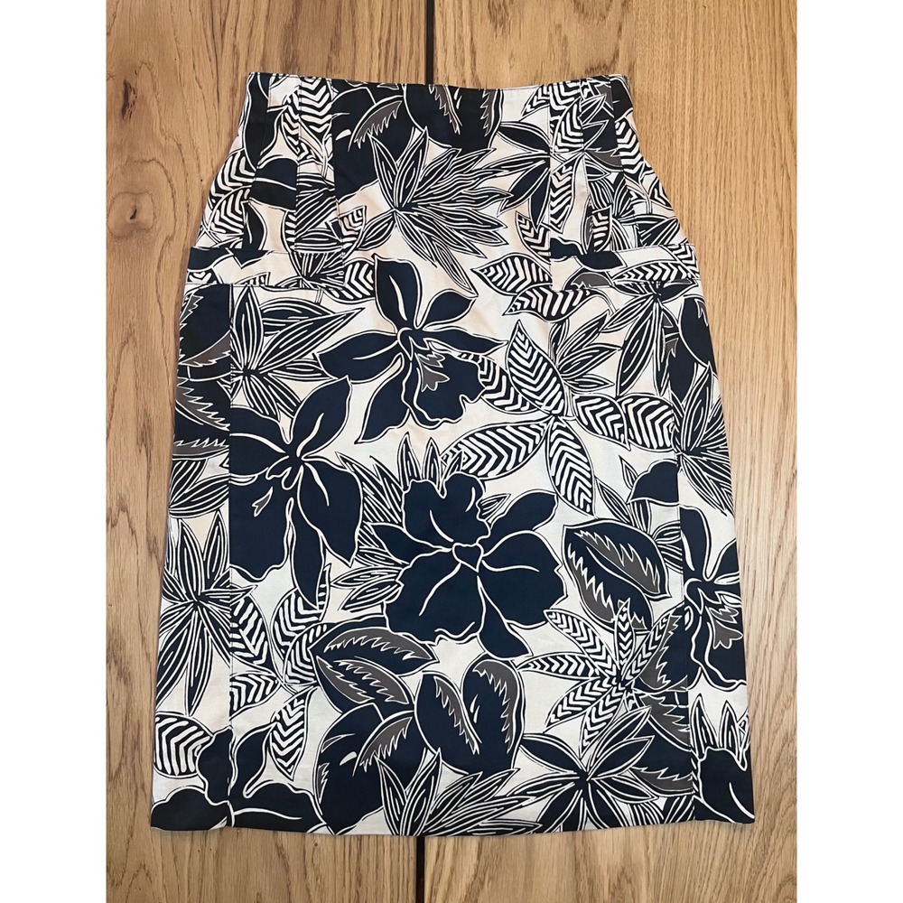 Escada Floral Pencil‎ Skirt Womens Size 34 Black White Vintage Tropical Chic